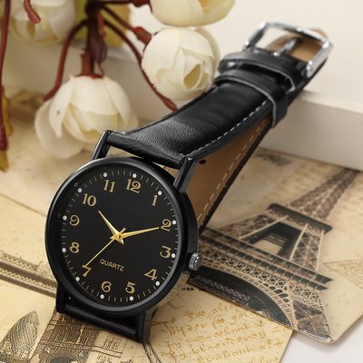 Leather Band Men Minimalist Waterproof Watch Zinc Alloy Material